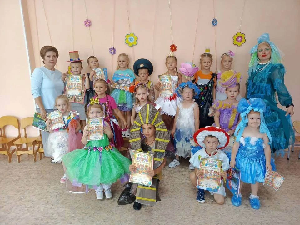 Настоящий модный показ развернулся в стенах нашего детского сада! На импровизированном ...
