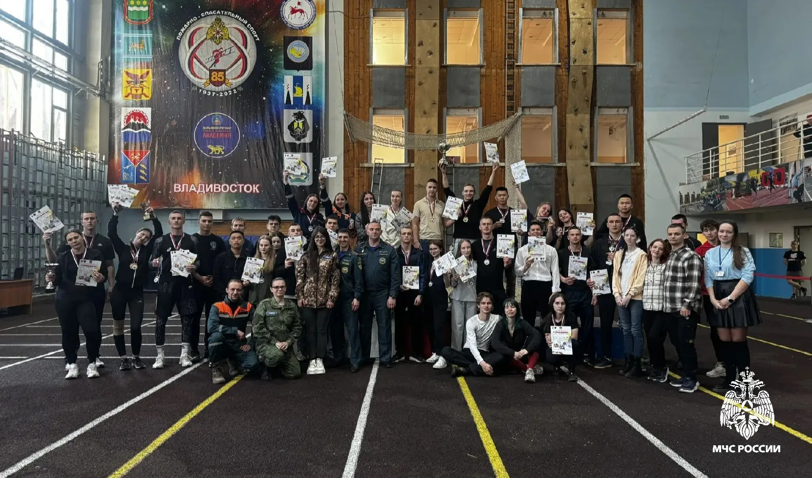 🧗26 этапов, одна цель — быть готовыми спасать  Во Владивостоке прошли 19-е соревнования по городском