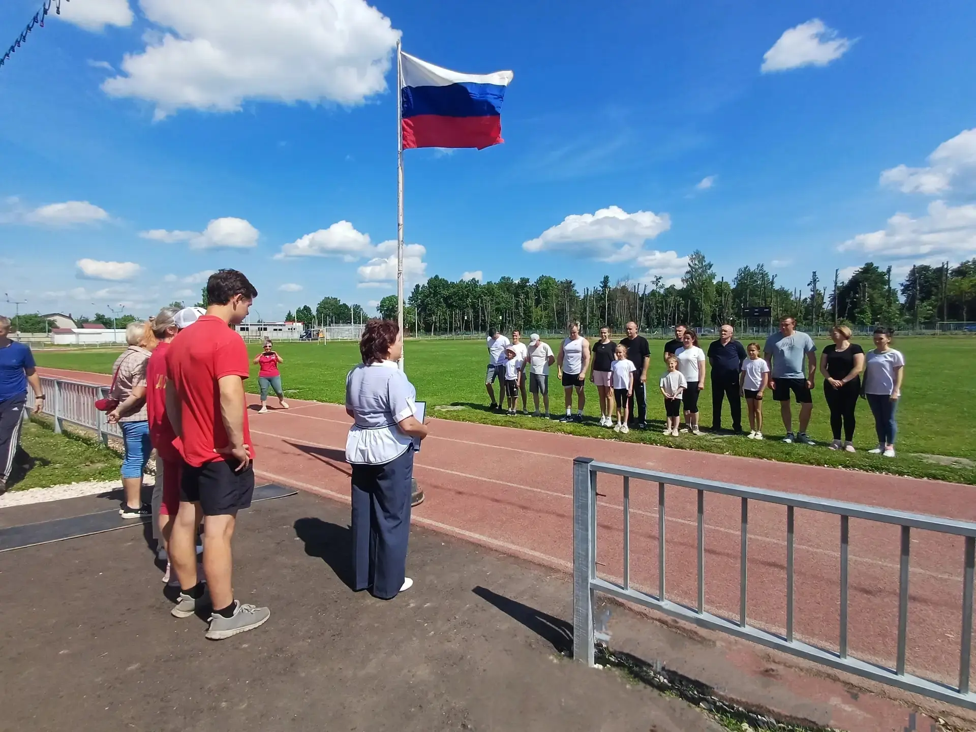 🎉На стадионе ДЮСШ прошёл настоящий спортивный праздник — Фестиваль ВФСК ГТО среди семейных команд! 