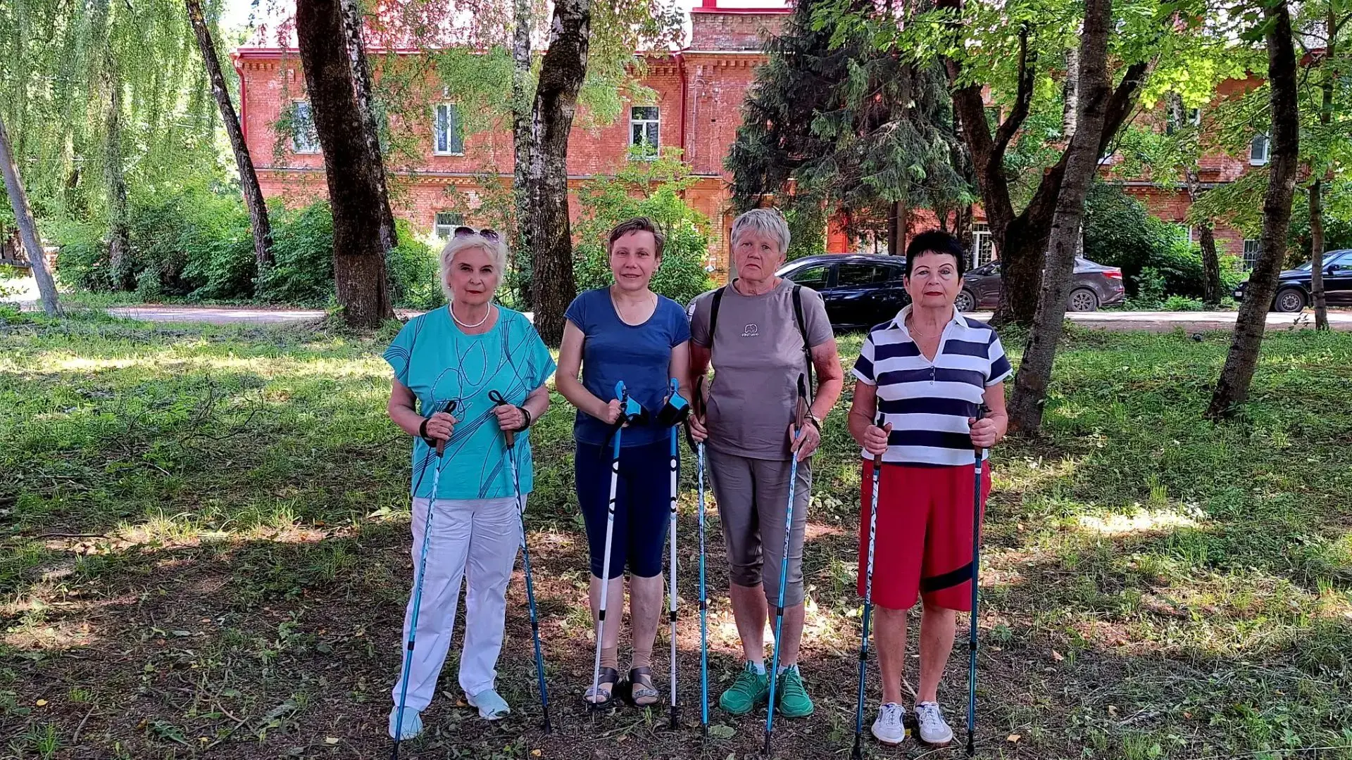 🌳Меряя шагами сквер

💯Обычное дело для активистов «золотого» возраста ОГБУ «Смоленский КЦСОН», пот