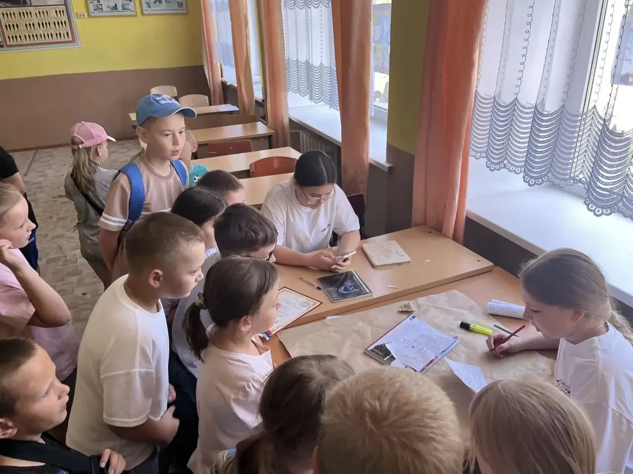Квест ко Дню России: приключения отрядов в школьном летнем лагере 🎉🇷🇺
В школьном летнем лагере с 