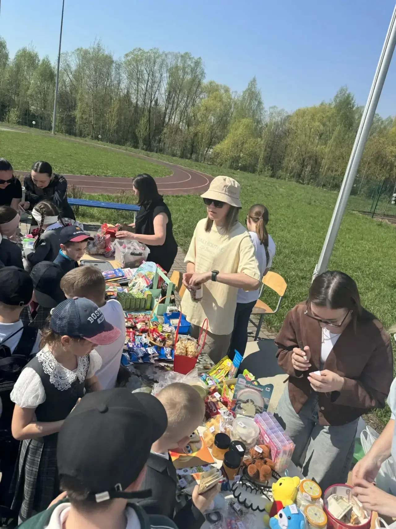 💐6 и 7 мая в гимназии прошла традиционная Весенняя благотворительная ярмарка Добра💫Ярмарка была орга