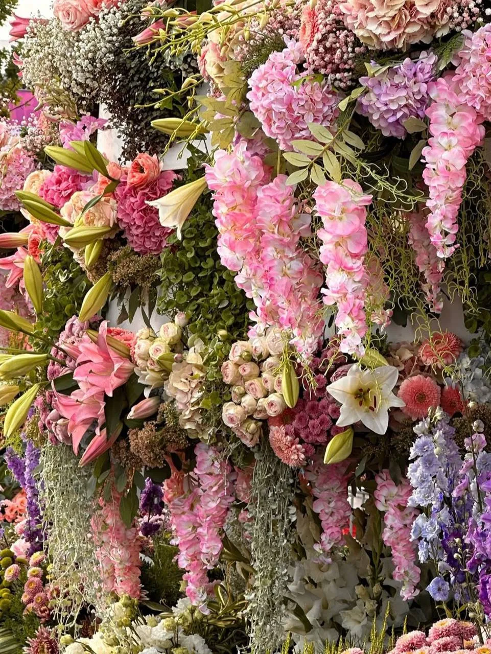 Фестиваль цветов в Петропавловской крепости 🌸

Это ежегодное масштабное событие, на которое съезжаю