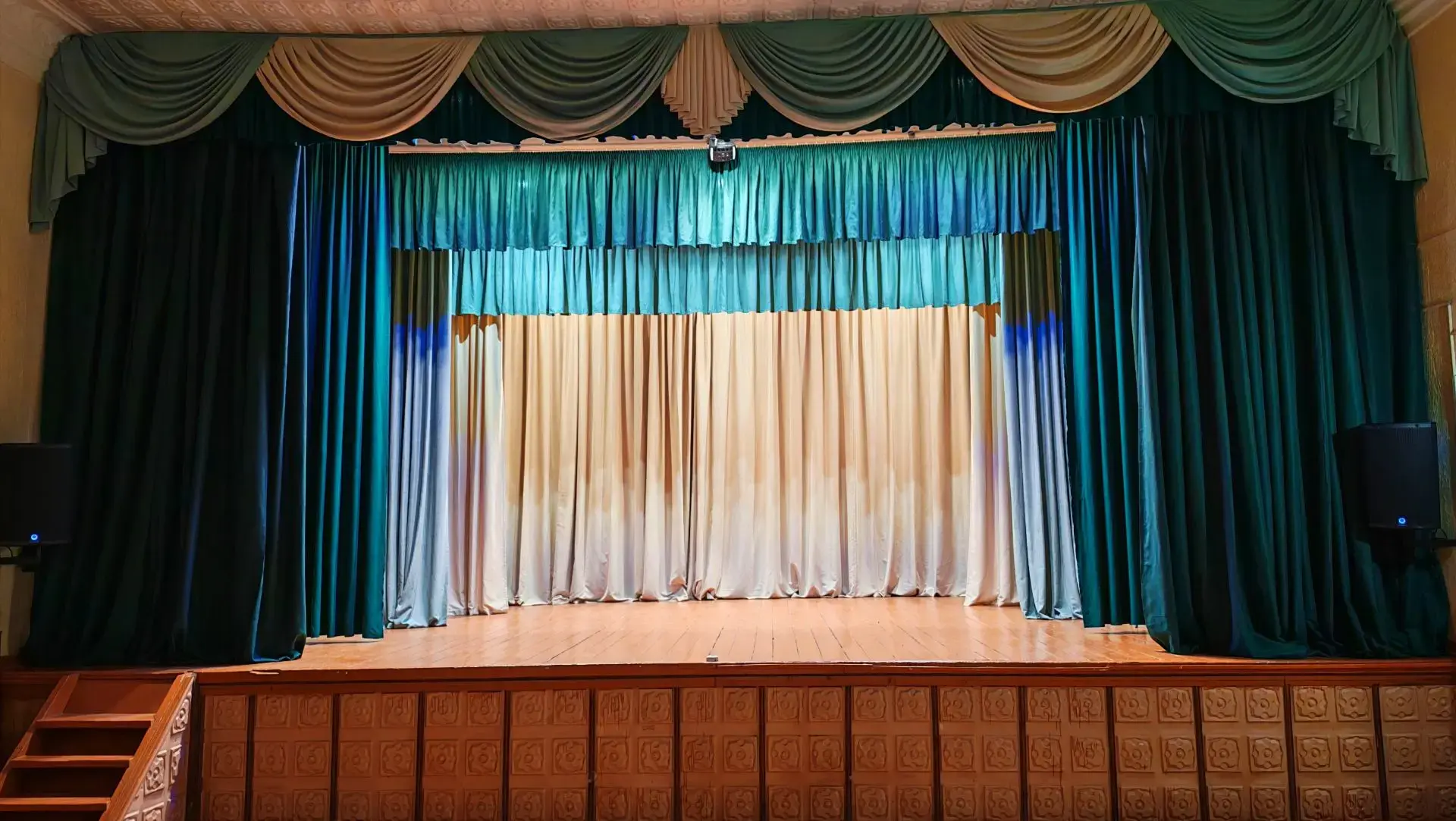 🎭 Дубровский ДК: сцена заиграла новыми красками! 🎭