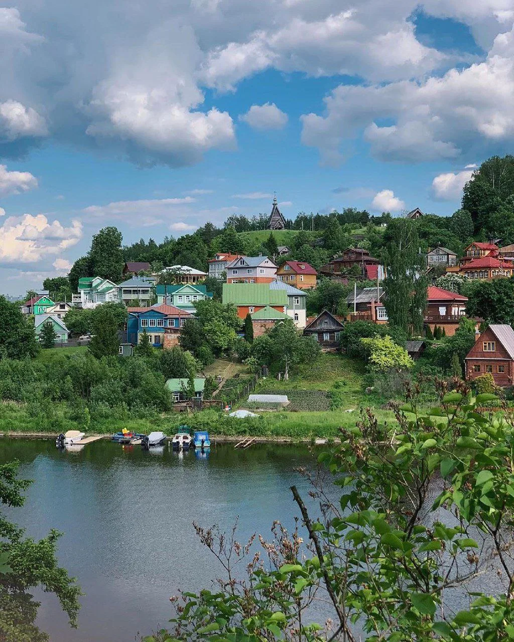 🏘 Сказочный город Плёс — место, куда хочется вернуться в любое время года  Плёс — совсем небольшой, 
