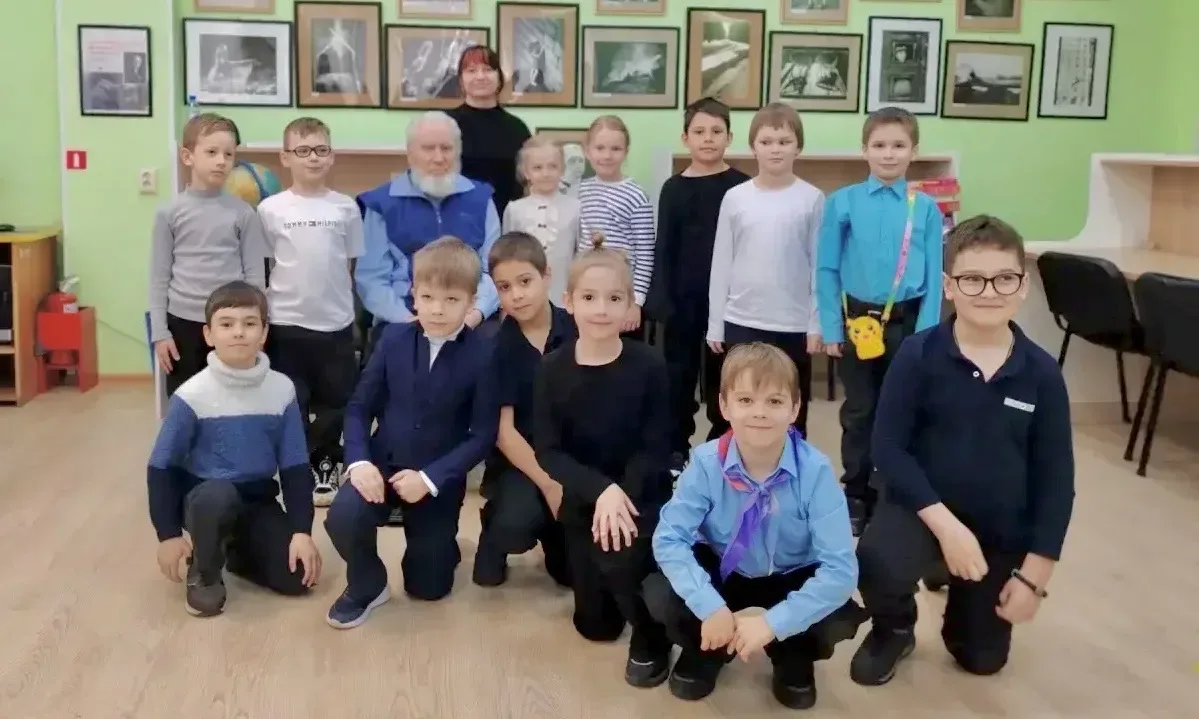 ЧТОБЫ ПОМНИЛИ СЕРДЦЕМ   ✨ В преддверии Дня Великой Победы наши первоклассники из 1 «З» Образовательн