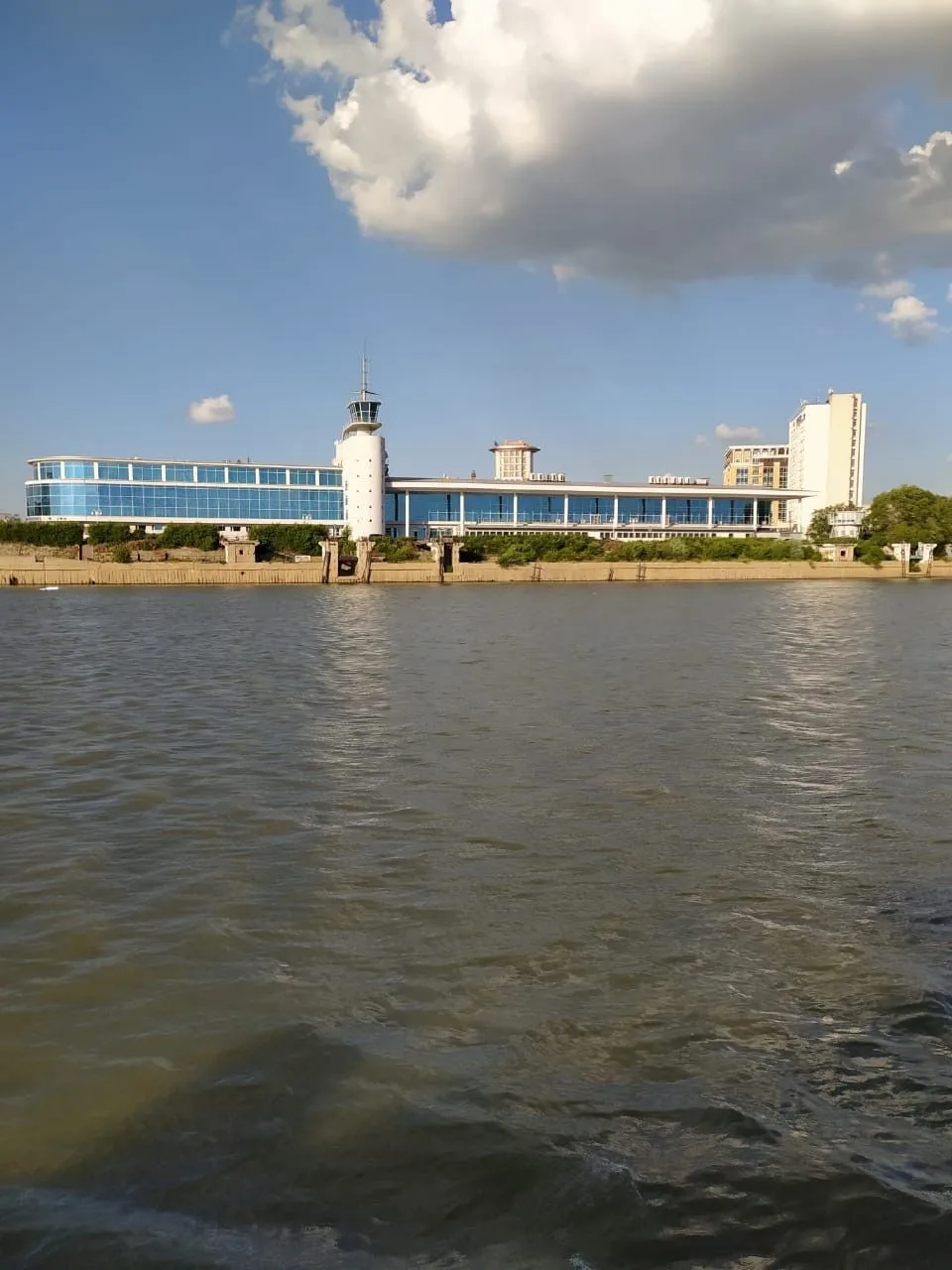 ⛴️Теплоходные экскурсии пользуются большой популярностью у омичей и гостей города. Они ...