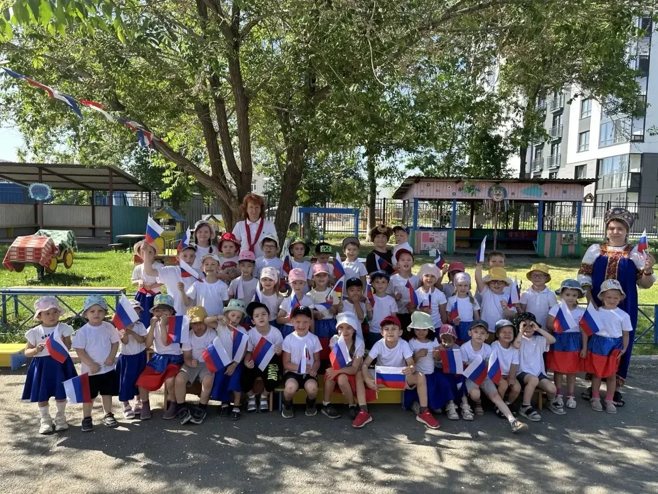 🇷🇺 С Днем России, дорогие друзья! ❤🤍💙 
На днях в нашем детском саду прошло яркое и незабываемое 