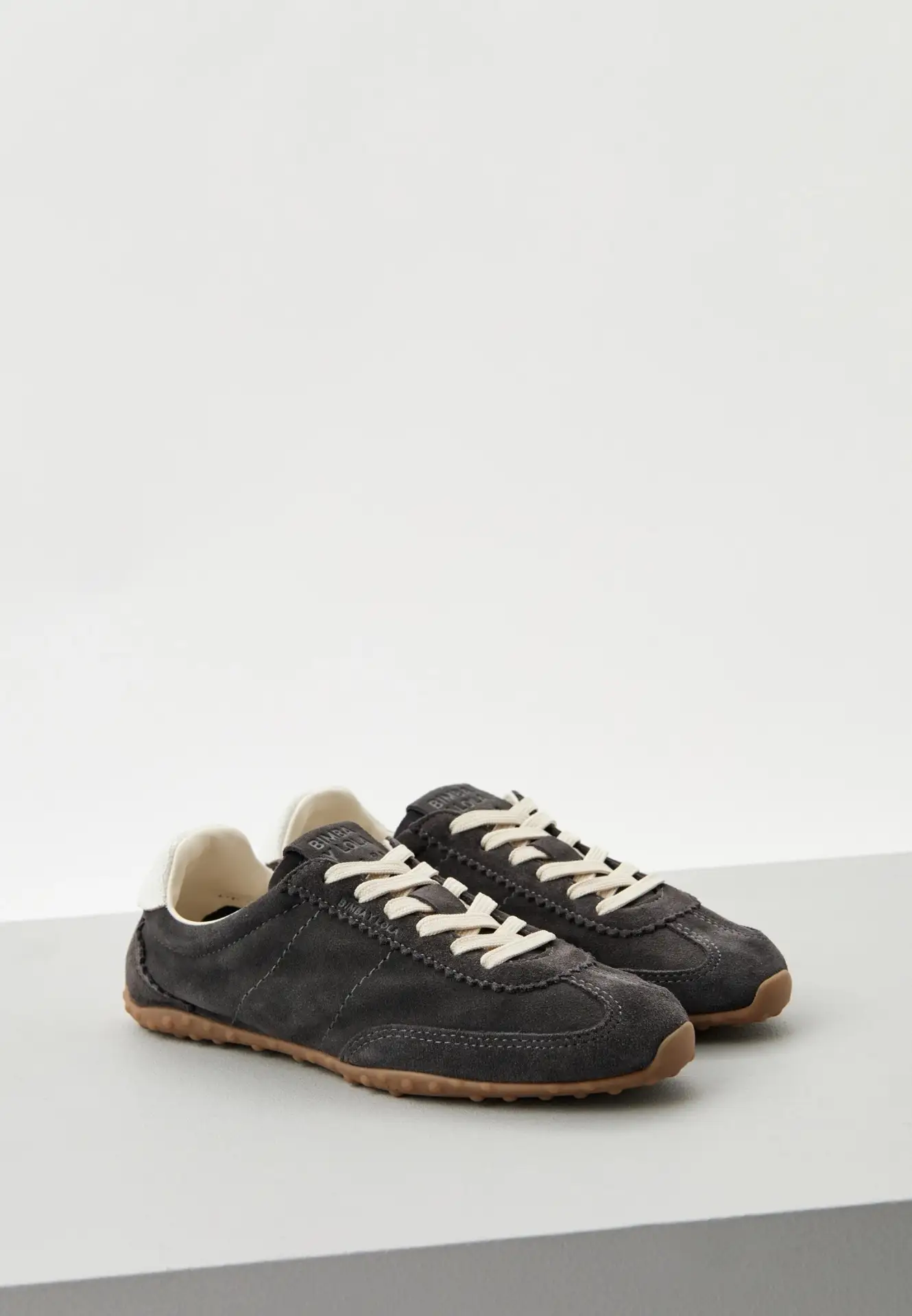 на Lamoda завезли не только Birkenstock, но и мягкие кеды Bimba y Lola - это как раз та самая форма 