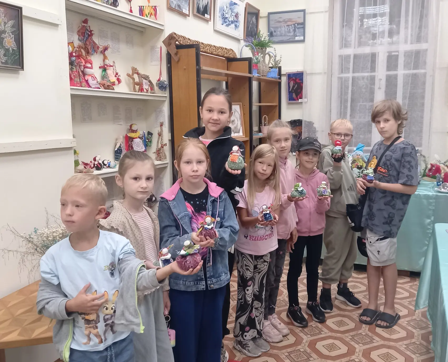 Последние дни летних каникул прошли в ДНТ весело и творчески: ребята успели и оберег см...