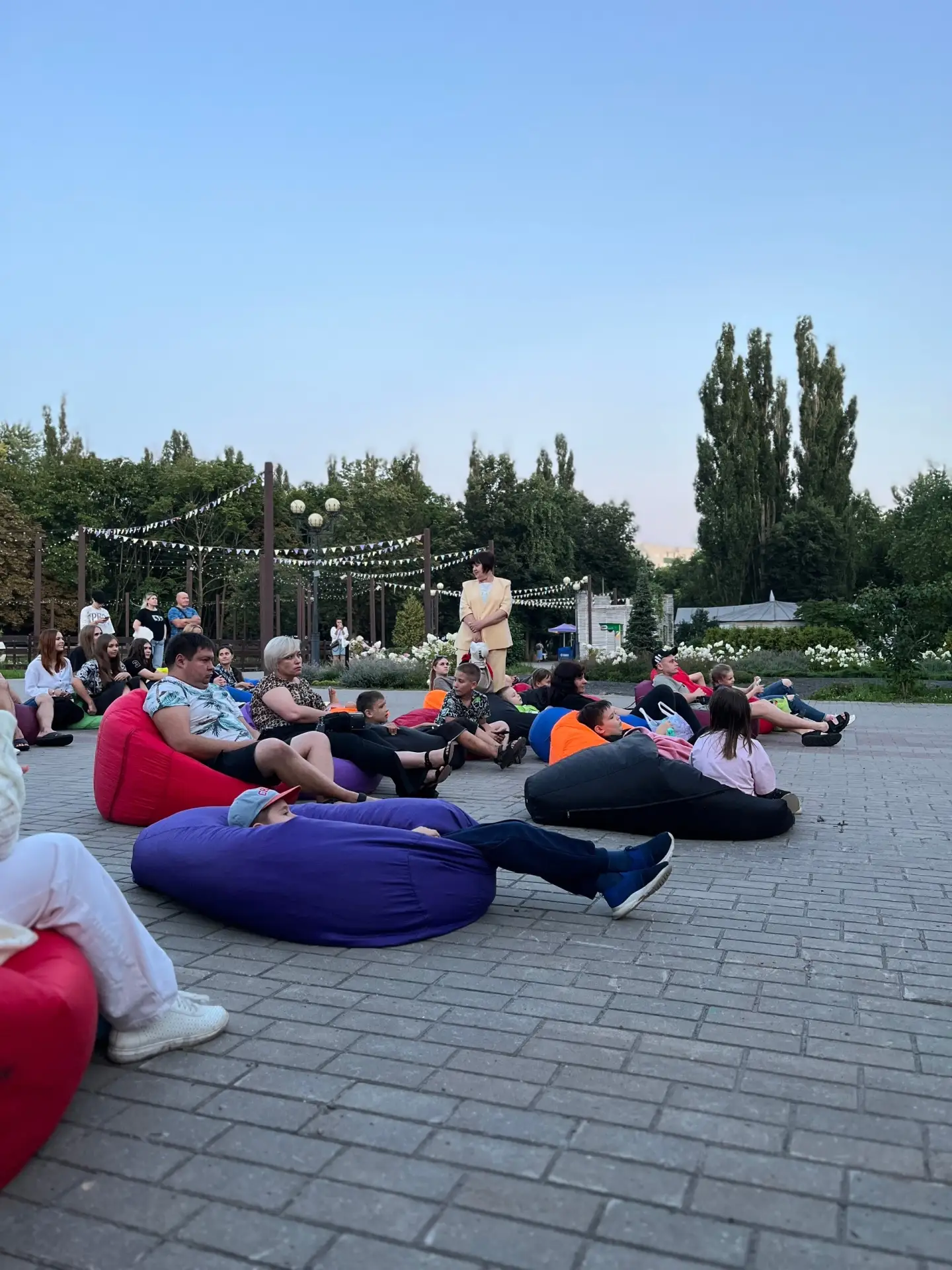 Сегодня в парке Солнечный показывали "Джентельмены удачи".