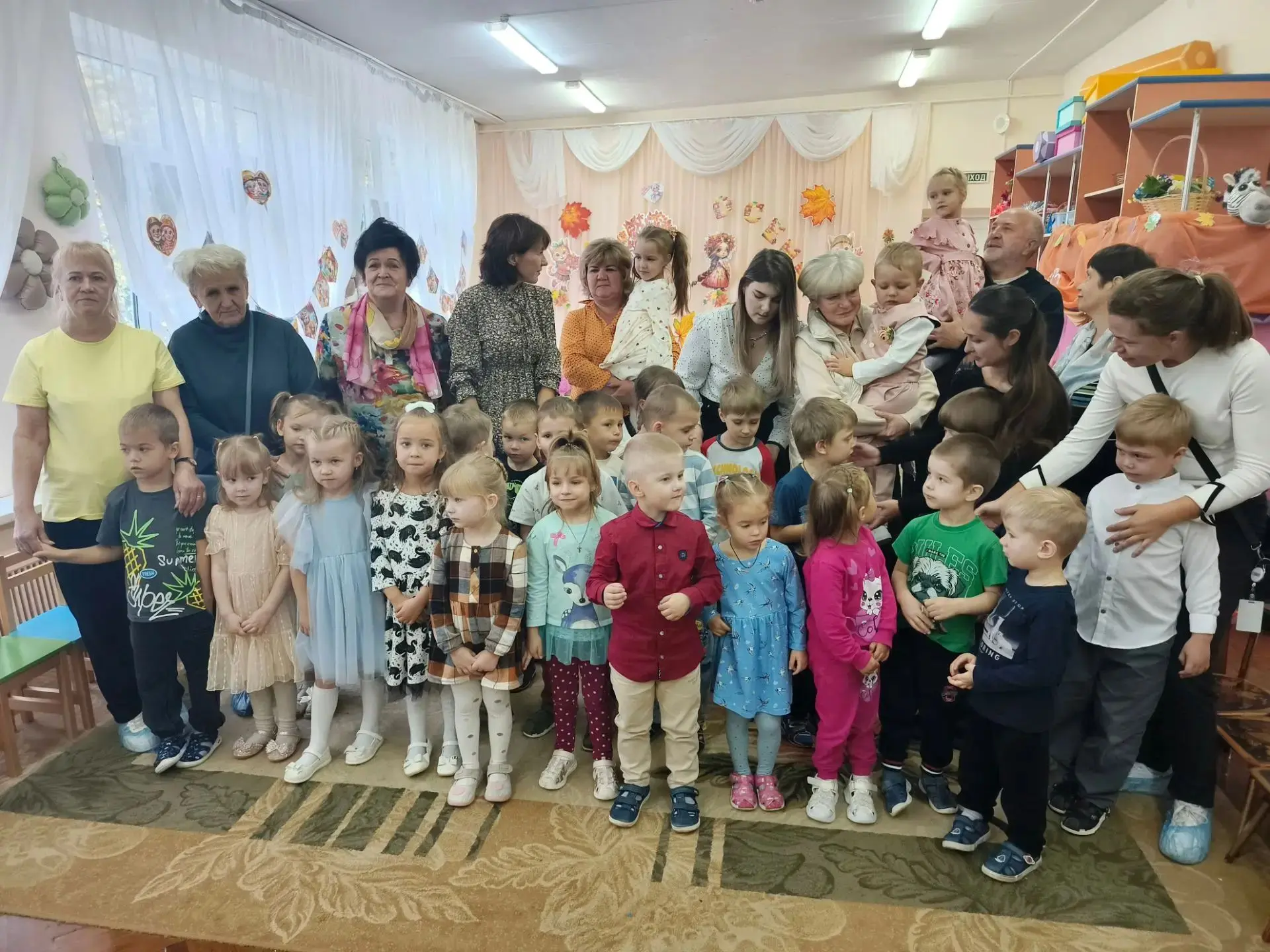 В первом корпусе нашего детского сада прошёл праздничный концерт для бабушек и дедушек ...