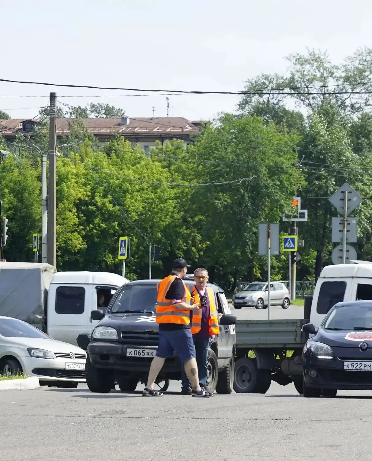 Волонтёров на заправках будет больше. В Череповце сегодня они работают на Монтклер и на...