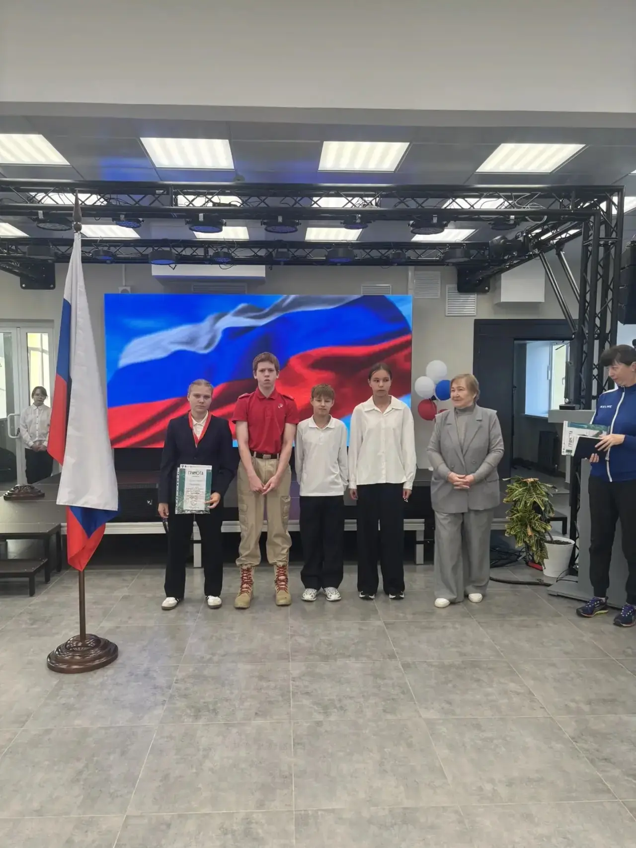 Как началась неделя в Горноуральской школе? 🏫🇷🇺