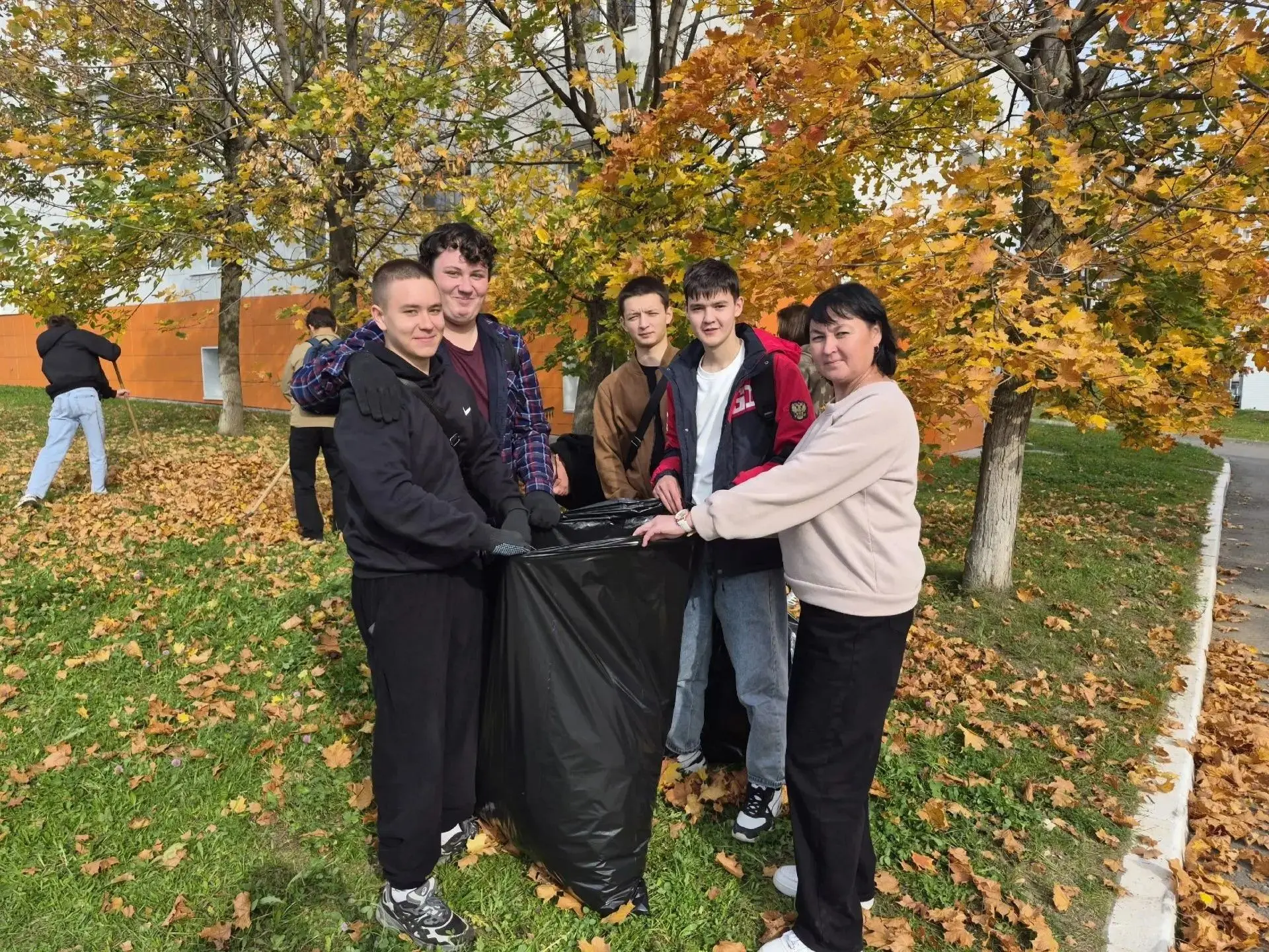 🍂 В МЦК-ЧЭМК продолжается традиция добрых экологических дел! 🌿