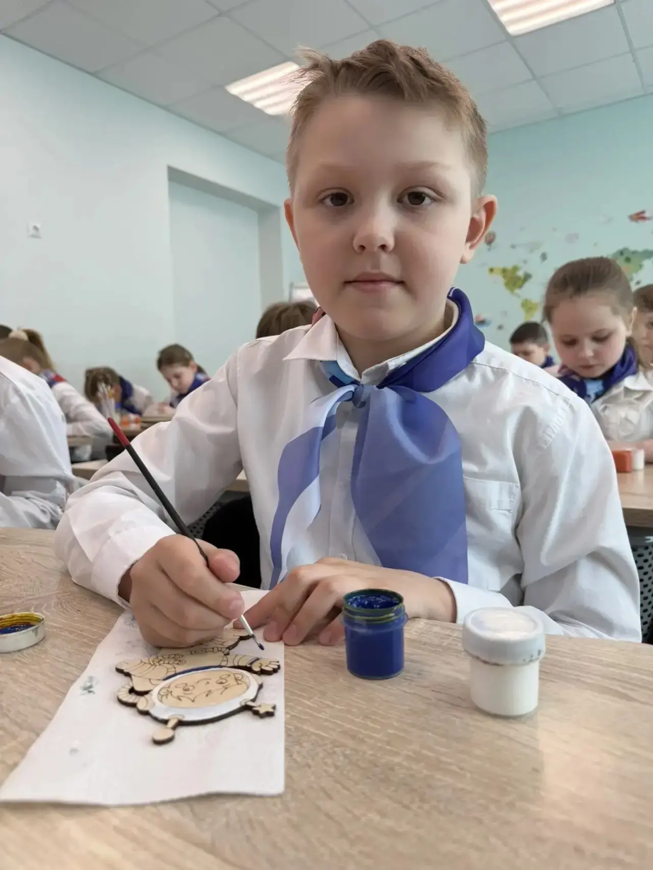 Мы не просто празднуем дату — мы мечтаем! 💫 Кто знает, возможно, именно сейчас в наших классах сидят