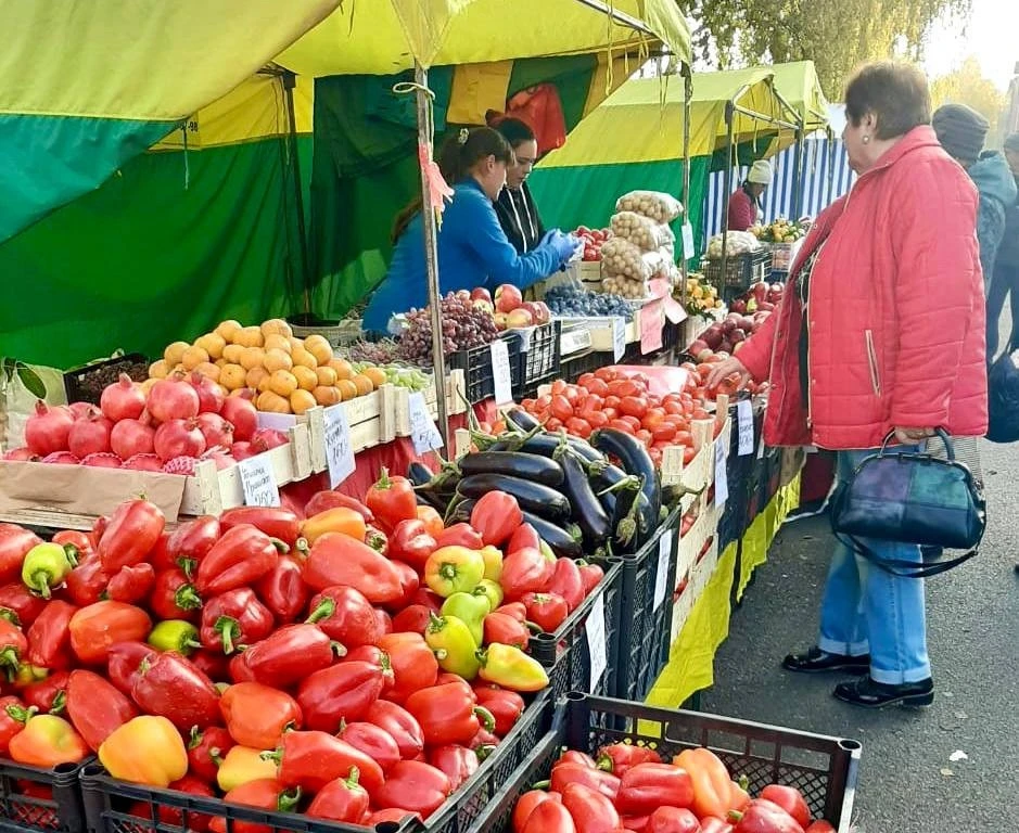 Поздравляем с Днём торговли!

Спасибо всем, кто трудится в этой сфере: продавцам, кассирам, товарове