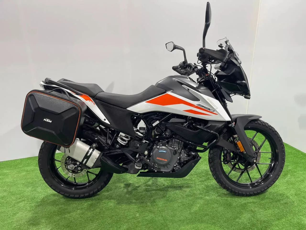 KTM 390 ADVENTURE в наличии во Владивостоке  Характеристики:  - 2020 год - объем 390 см3 - Аукцион J