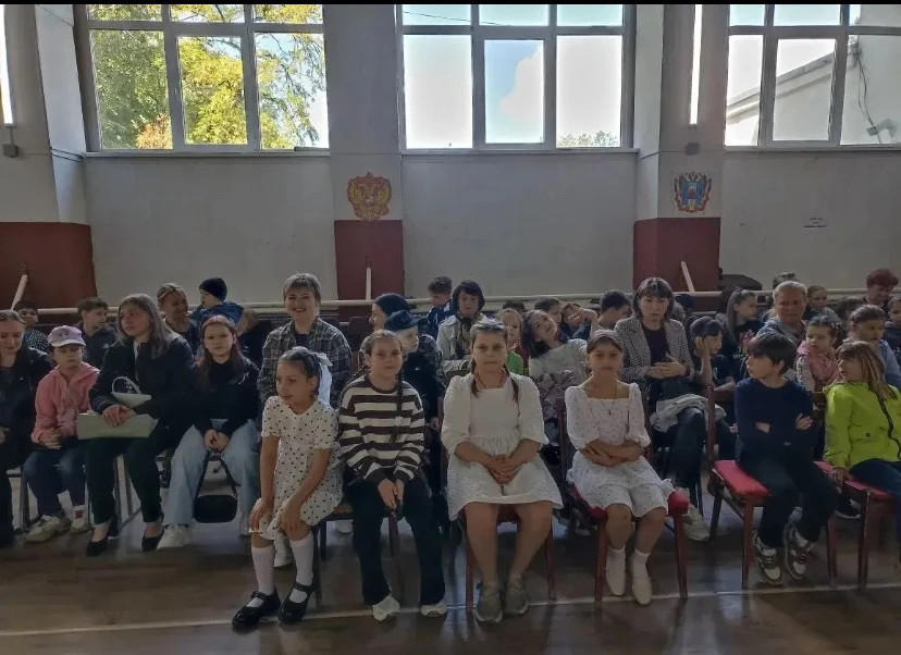 Торжественное открытие летней лагерной смены ￼.