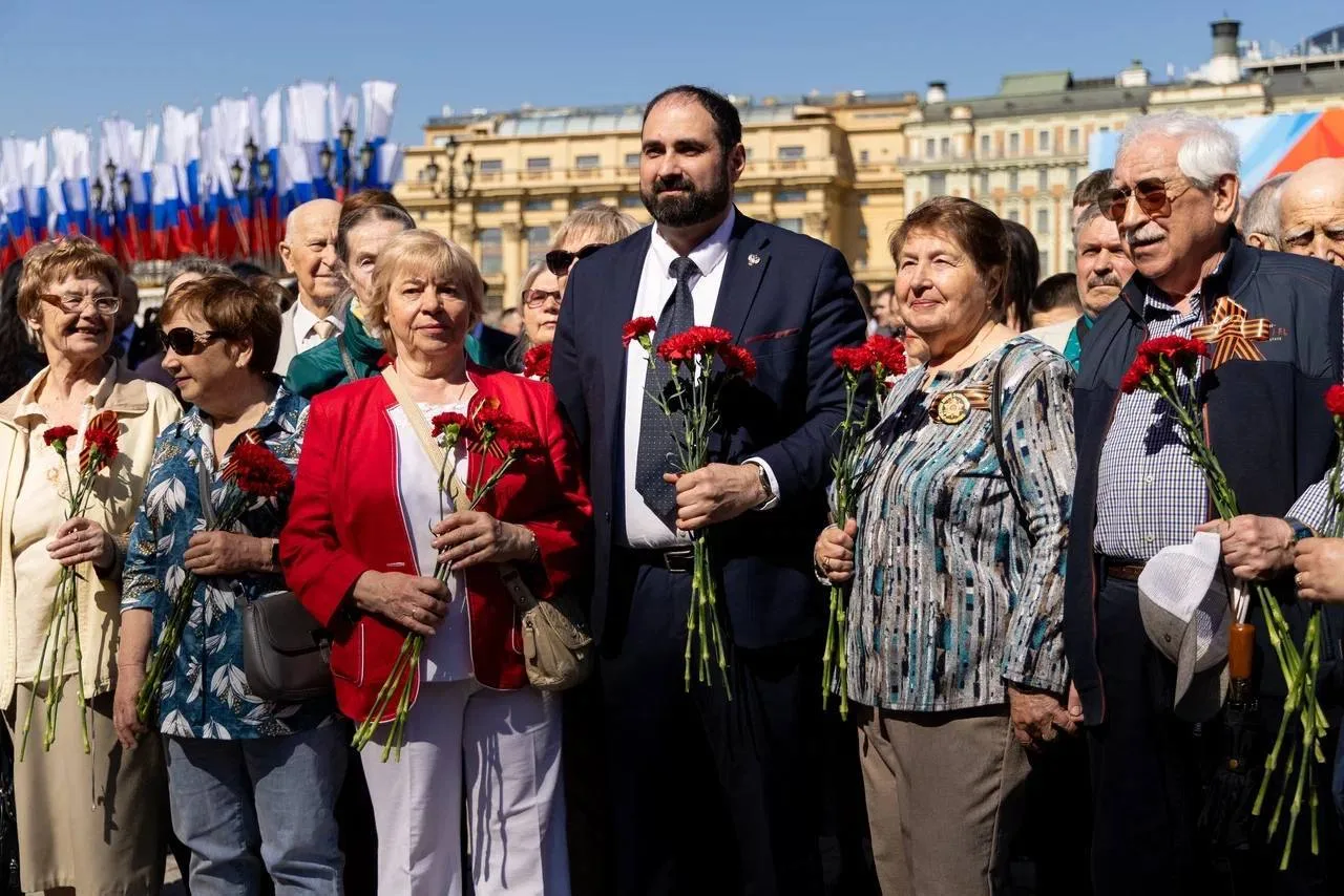 Делегация Минэнерго возложила цветы к могиле Неизвестного солдата   🇷🇺 В преддверии празднования 81-