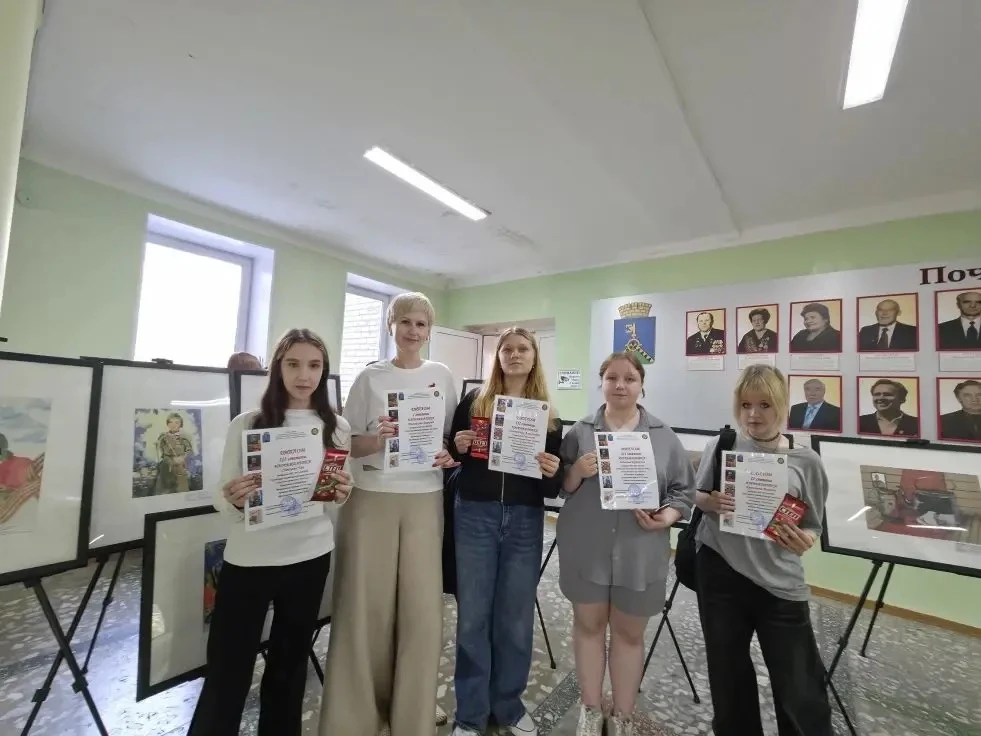 👏Поздравляем учениц объединения «Колорит» с хорошим выступлением на Городской выставке...
