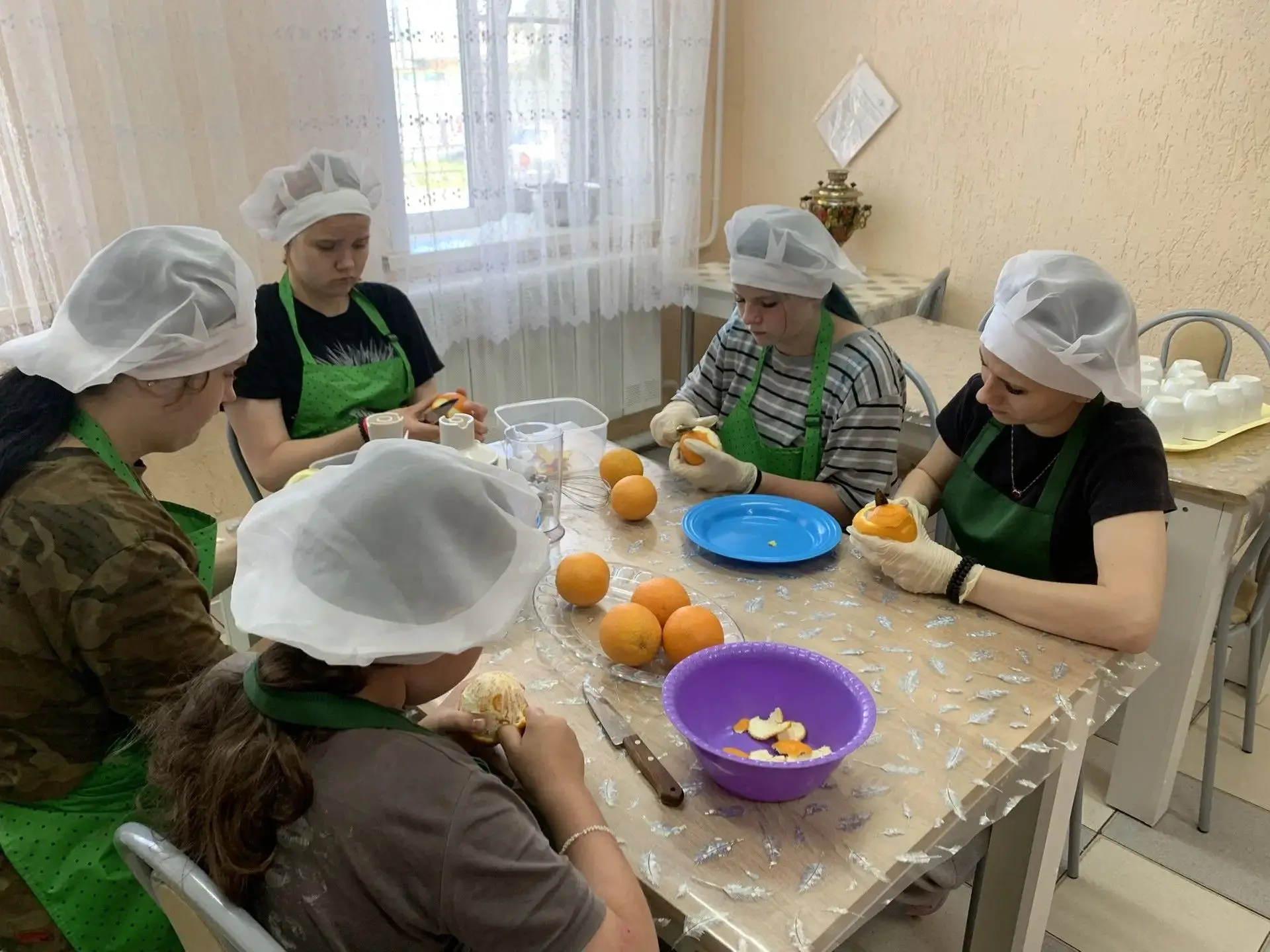 В рамках работы летнего лагеря «Страна чудес» в ОКУ «Солнцевский центр соцпомощи «Успех...