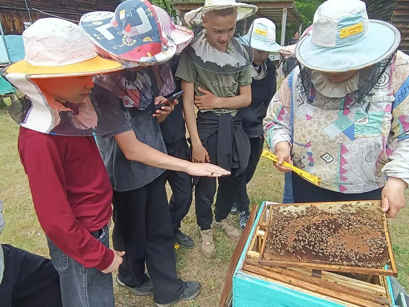 🐝 В ПРИМОРСКОМ ГАТУ ОТМЕТИЛИ ВСЕМИРНЫЙ ДЕНЬ ПЧЕЛЫ! 🍯  18 мая учебно-научно-производственная пасека н