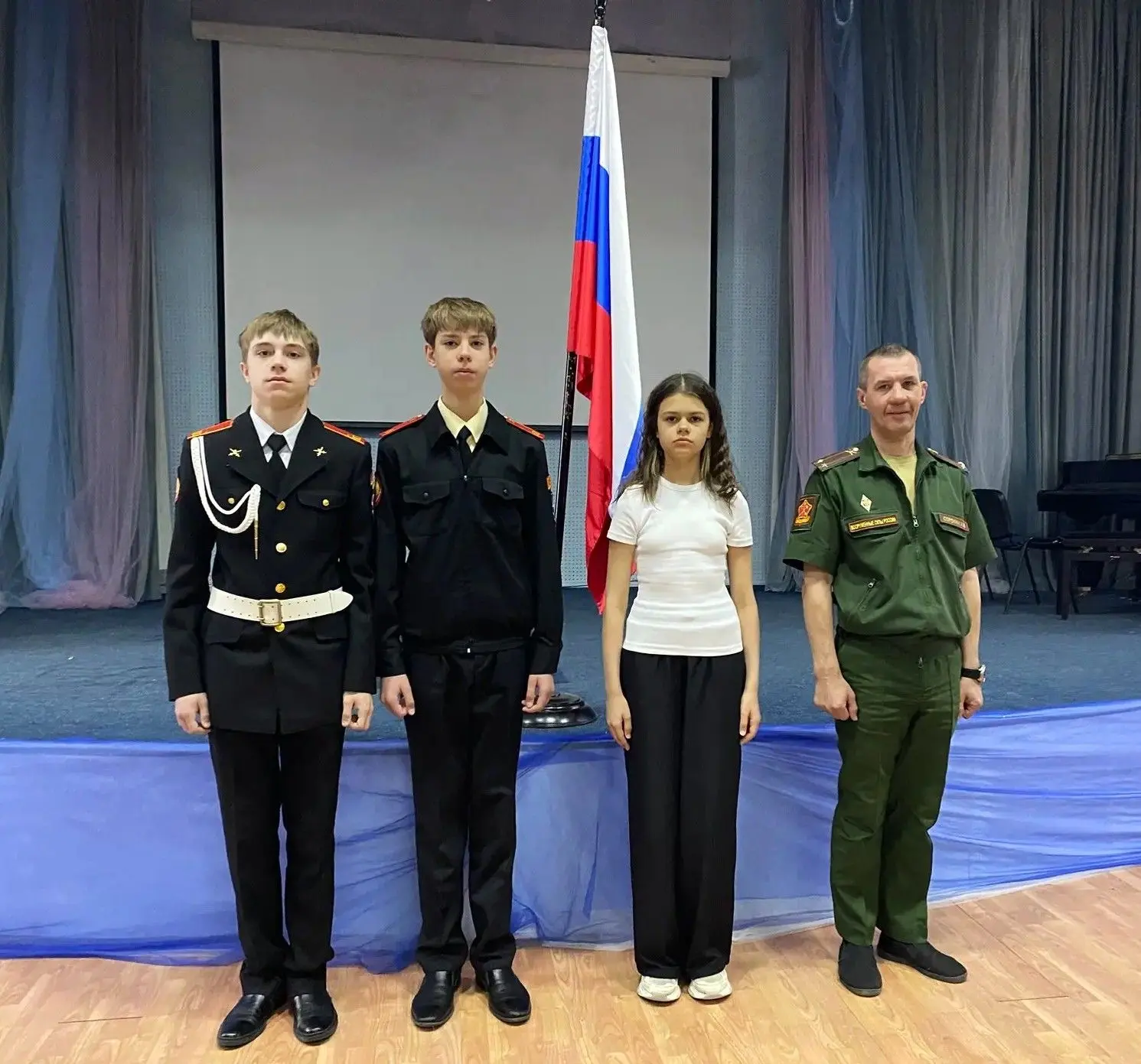 Морозным апрельским утром в актовых залах прошла торжественная церемония вноса и установки Государст