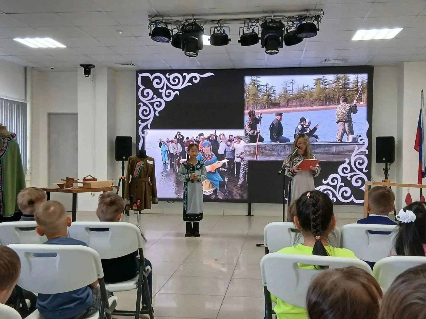 «От предков к внукам»: в библиотеке открылся цикл «Магия сахалинского орнамента»