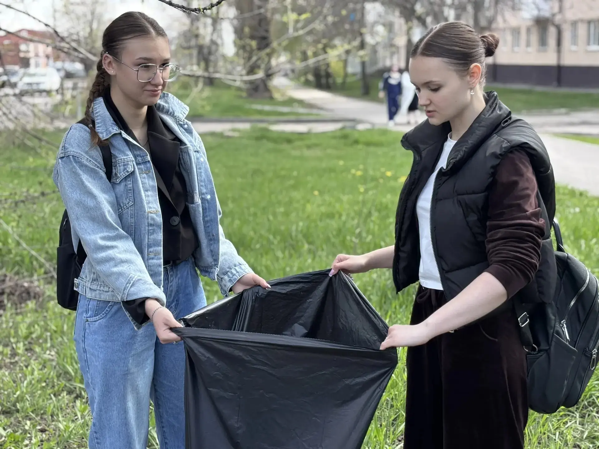 ‼Сегодня ученики и сотрудники нашей школы приняли участие в общеобластном субботнике, приуроченном к
