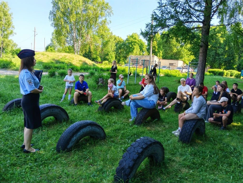 В летний период у детей очень много соблазнов. Каждый раз взрослые напоминают о правилах безопасност