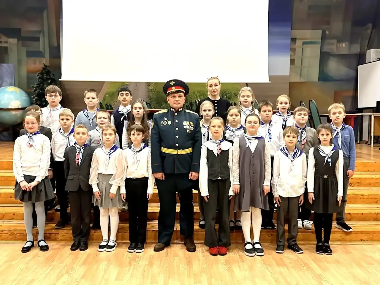 Урок, после которого в классе стало особенно тихо  🎖️ 27 апреля у орлят России из 3 «А», 3 «Б», 3 «В