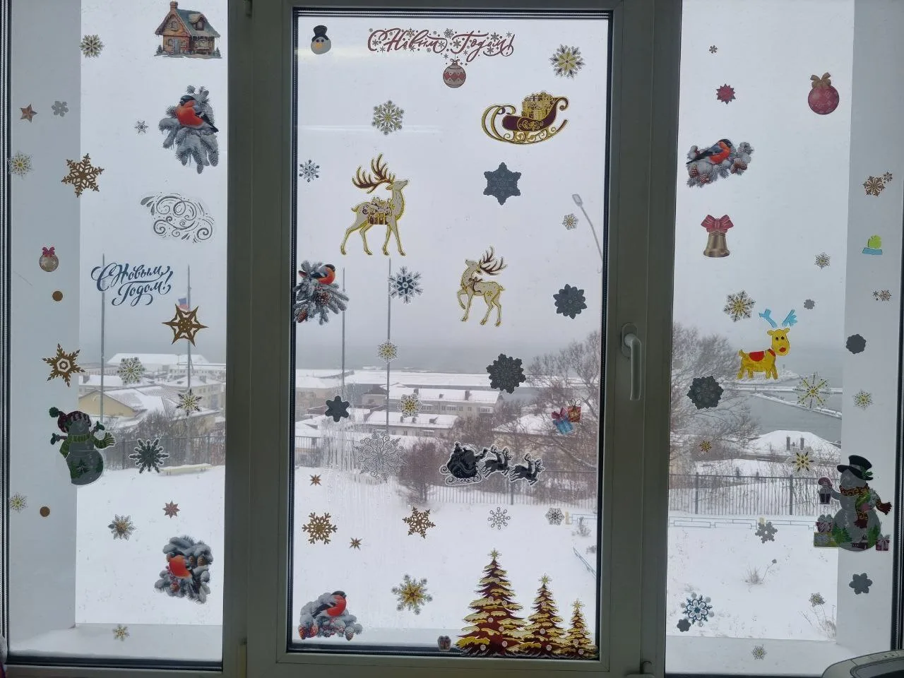 Конкурс «Новогоднее окно»: праздник начинается в каждом классе!  ❄️ Перед наступлением волшебного пр