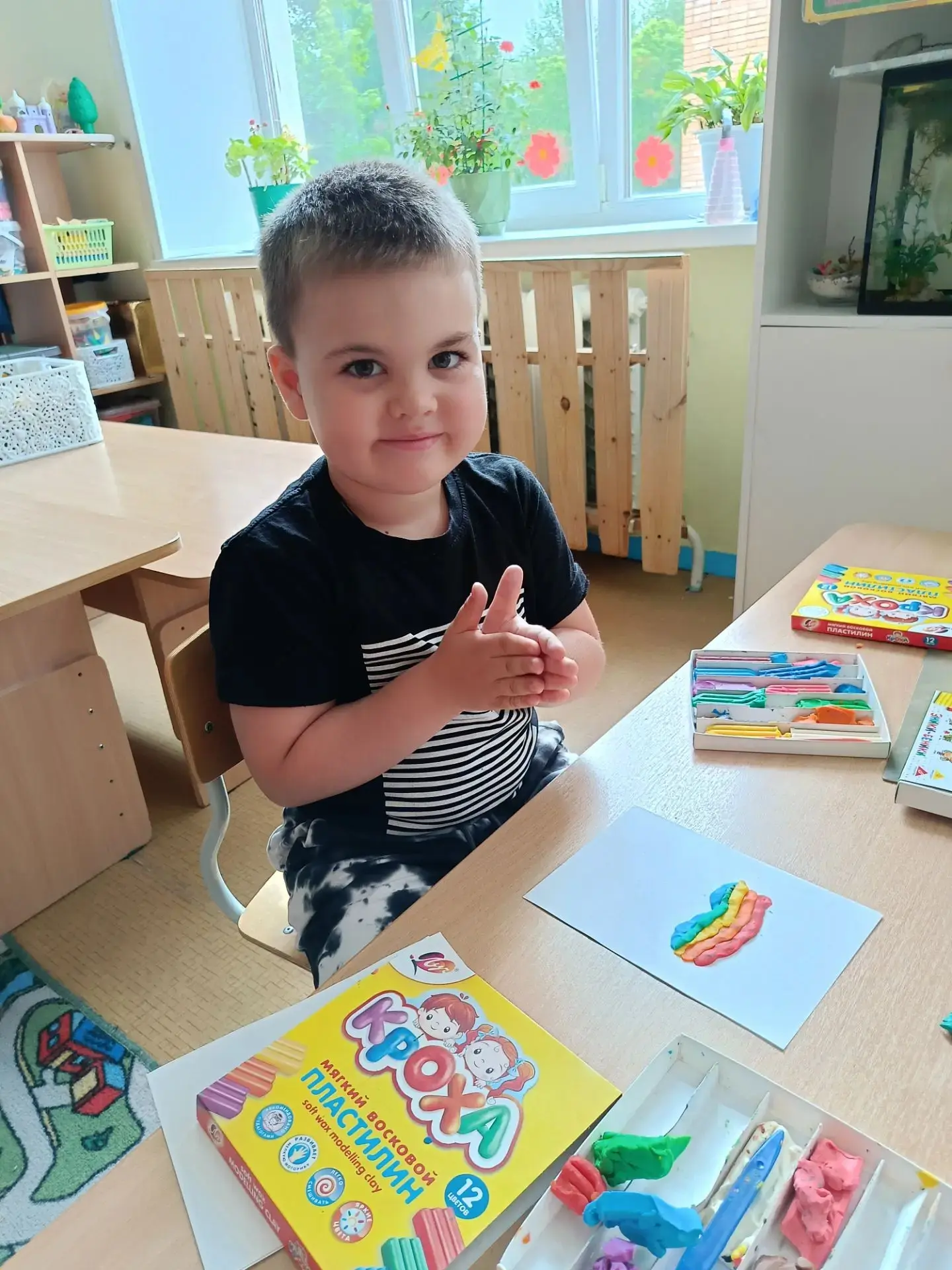 Лето! Солнце! Дождик! И... волшебство природы - радуга!
🌈 Дети группы "Радуга"узнали, что радуга- э