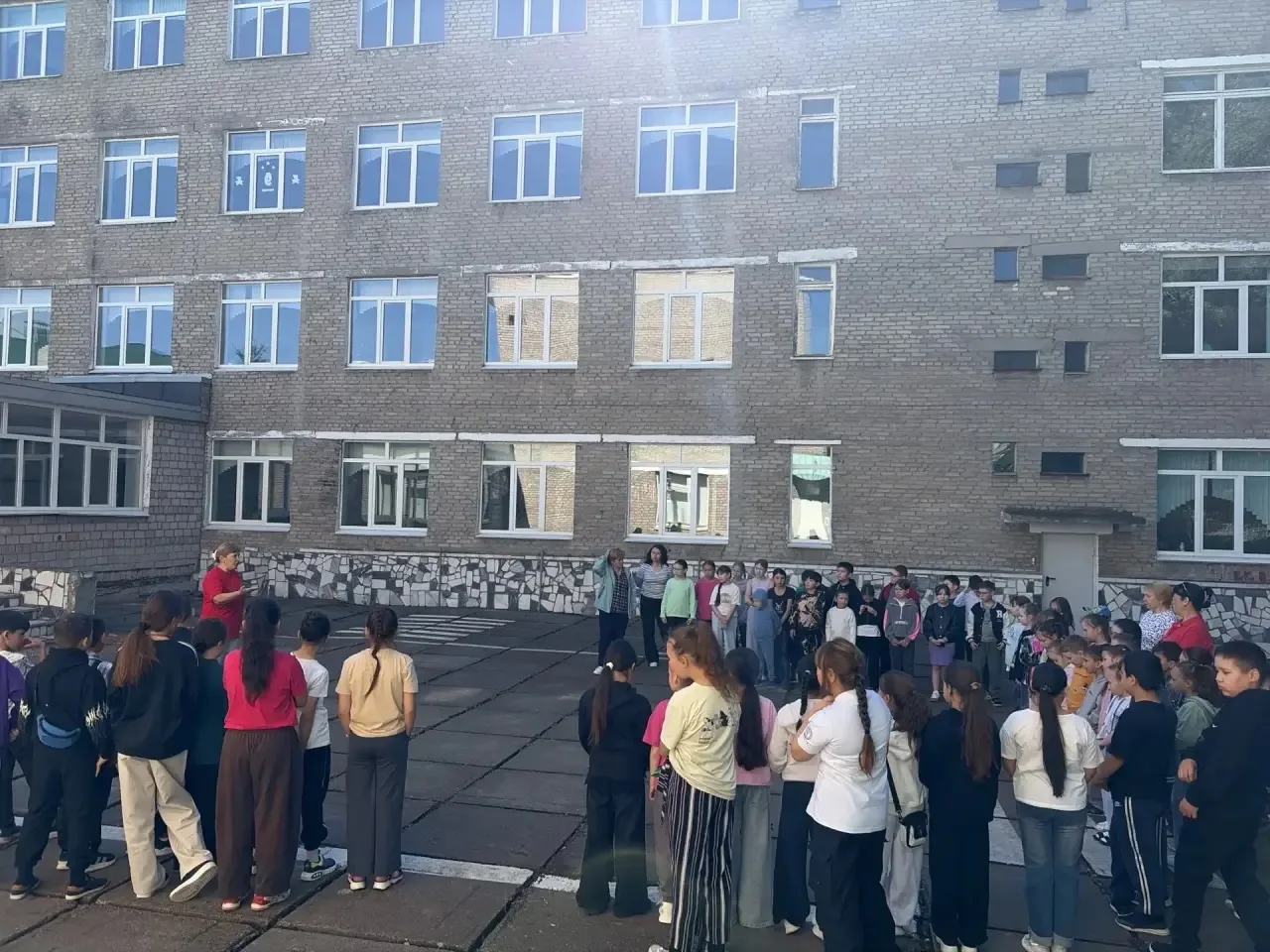 🚩 Обычное утро в нашем лагере превращается в необычный день.
