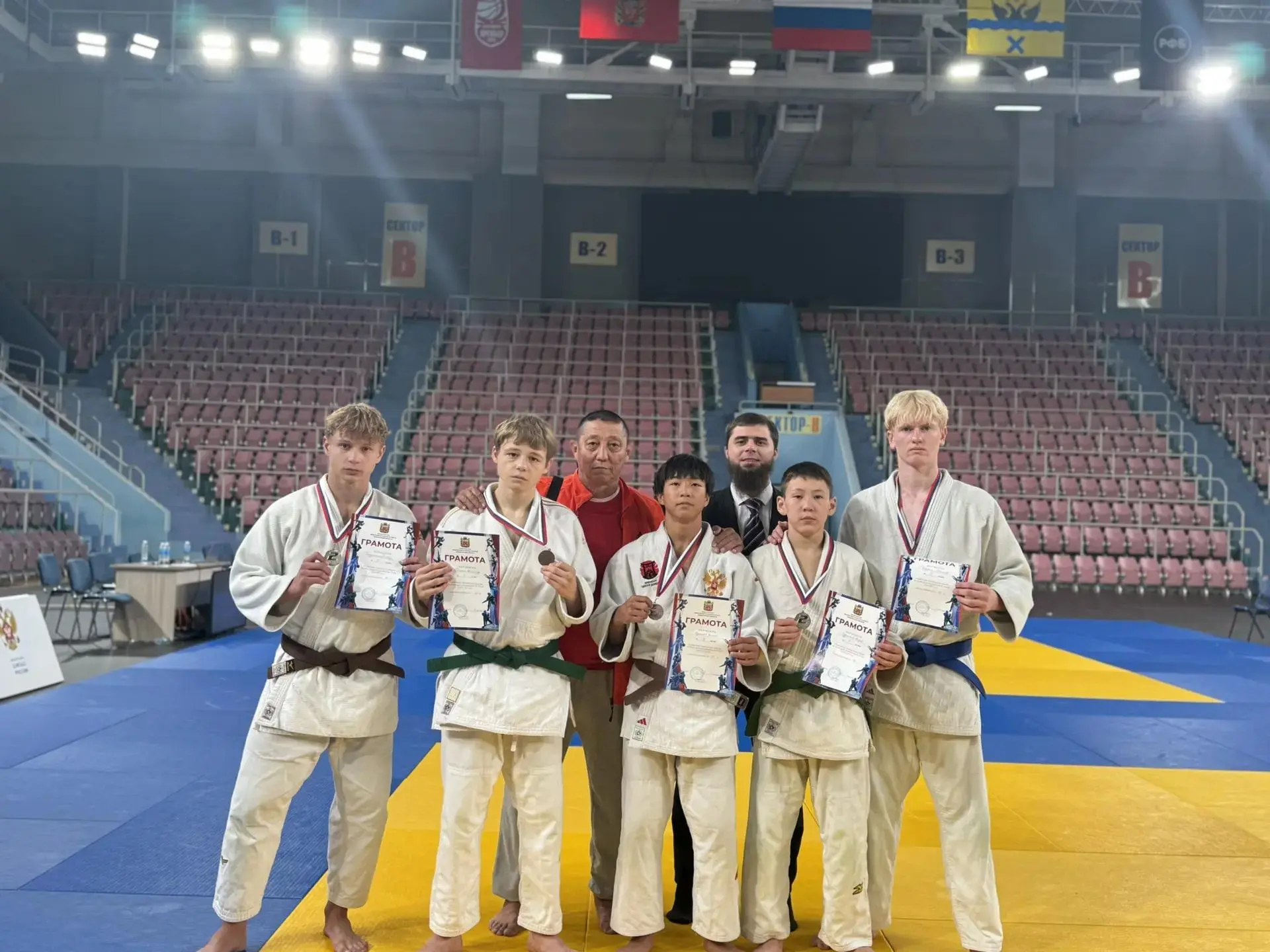 🥋💯Гордость нашей школы! Домой с медалями первенства Оренбургской области по дзюдо!