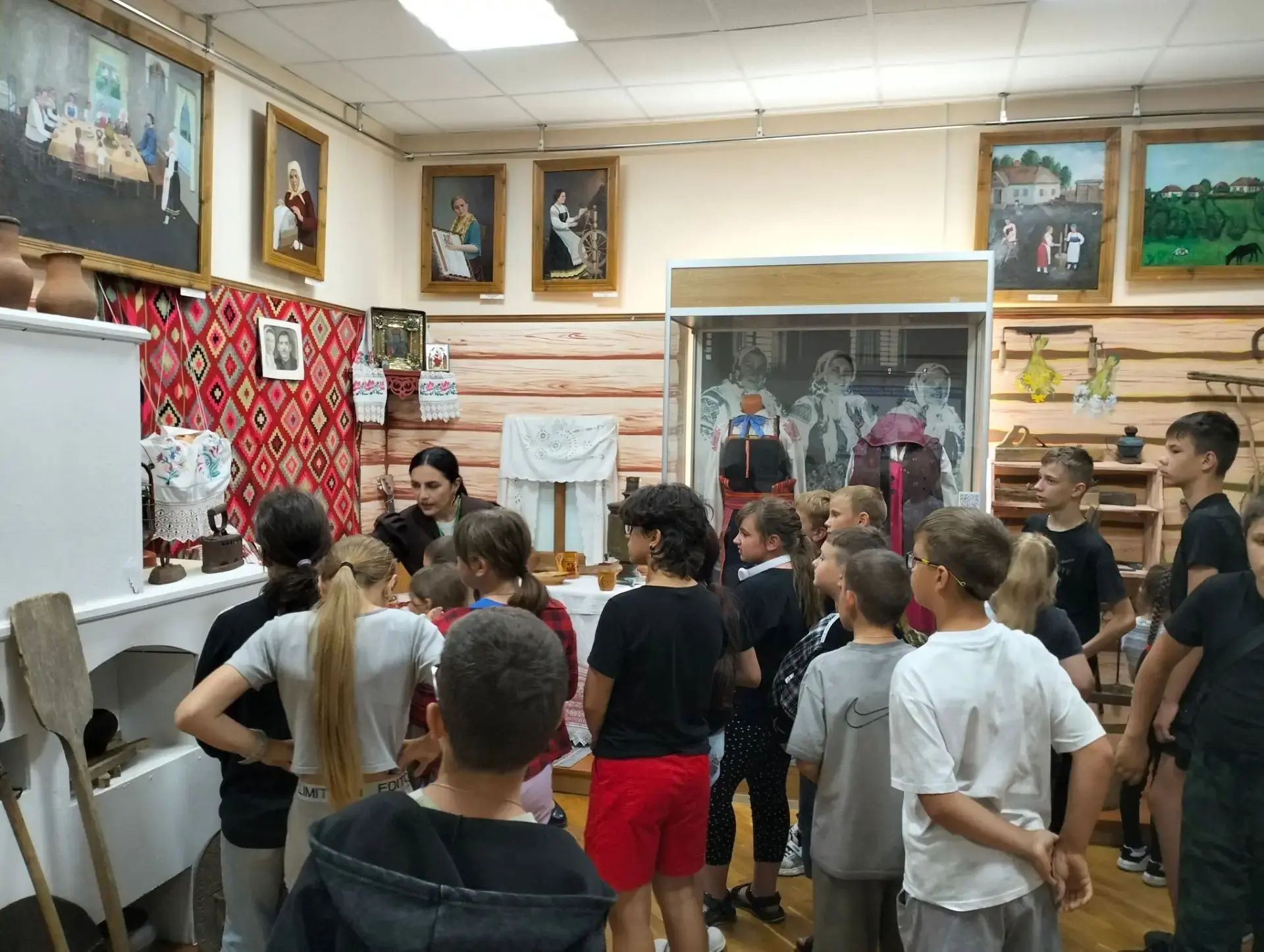 Ребята побывали с экскурсией в музее села Верхопенье.