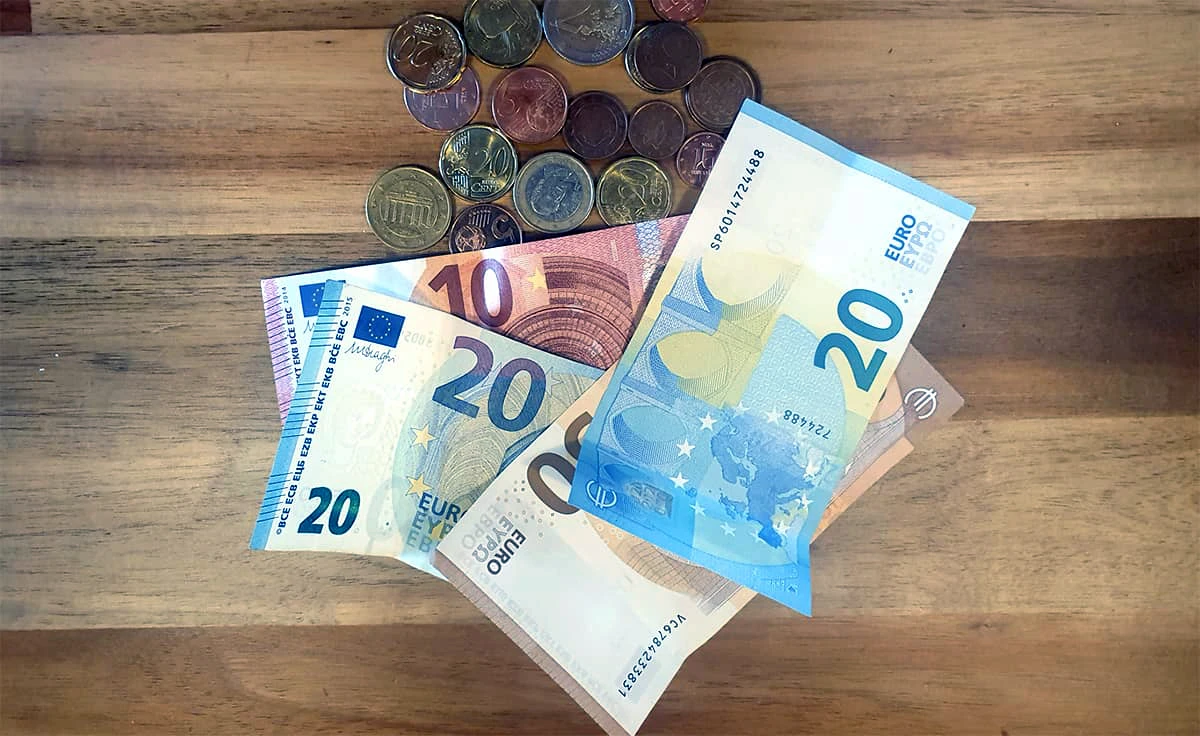 🇭🇷 Власти Хорватии с 1 октября обязали магазины, кафе, рестораны и другие объекты роз...
