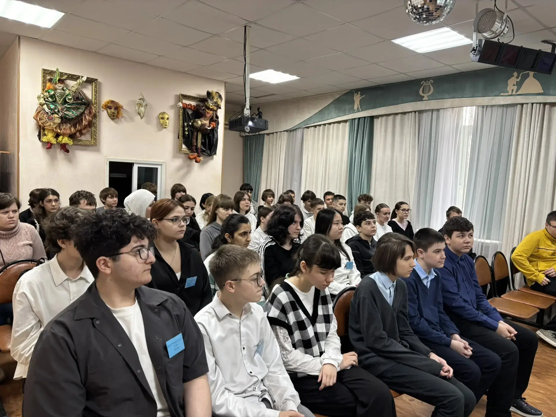 📢 15 апреля в школе прошёл единый День профилактики.  В рамках мероприятия инспектор ПДН ОП №3 Гагин