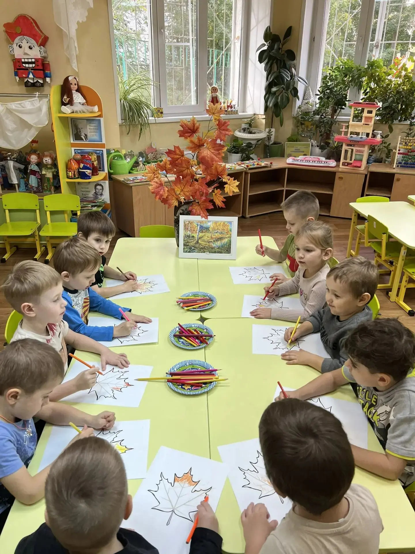 🍁 Золотая осень в детском саду: рисуем символ сезона!