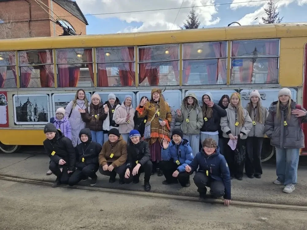 🚋✨ ПУТЕШЕСТВИЕ ПО ИРКУТСКУ ✨🚋  Ученики 6Б класса отправились на увлекательную экскурсию по Иркутску 