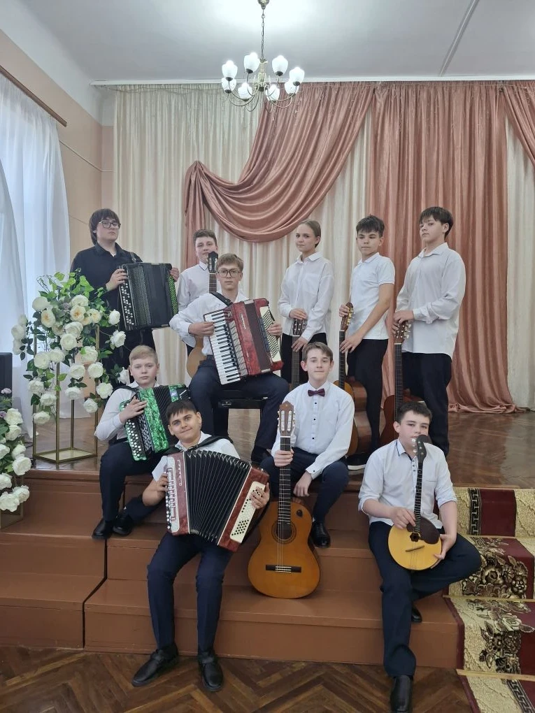 🎼Учебный год завершён, переводные экзамены позади. Время волнений и усиленных занятий ...