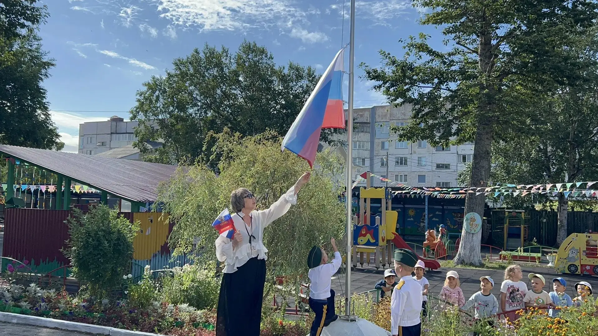 🇷🇺 Сегодня в нашем детском саду прошло торжественное мероприятие, посвящённое Дню Гос...