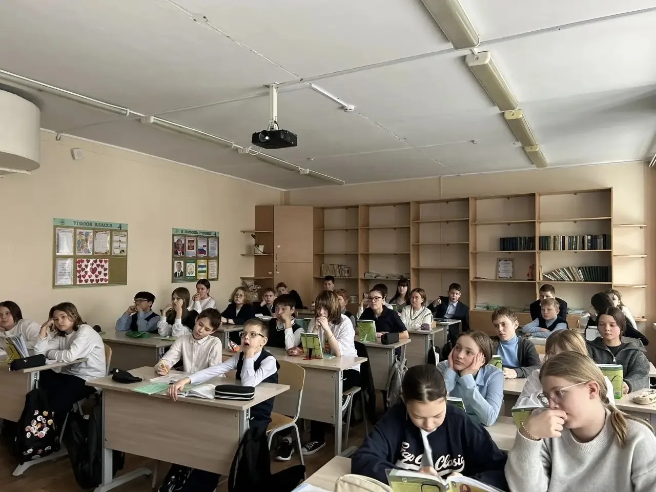 День памяти воинов-интернационалистов🪖 🇷🇺Наша школа провела важное мероприятие, посвящённое Дню памя