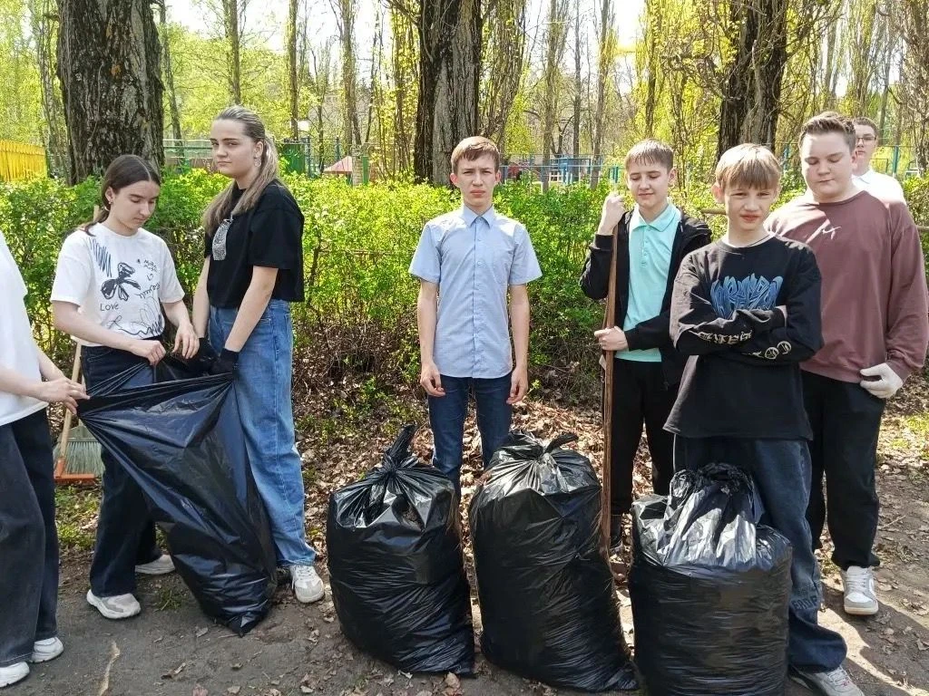 Майский субботник 7 Б класса #уборкашкольнойтерриритории_школа14 #субботник_школа14