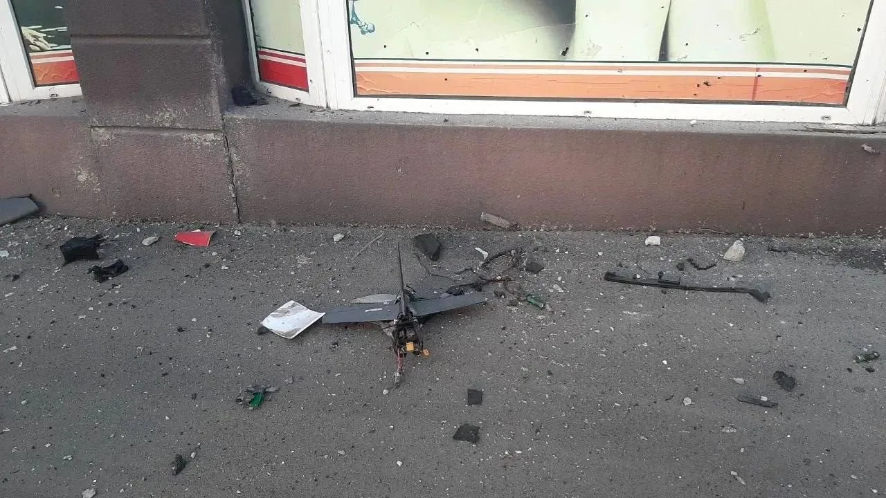 ❗️ВСУ нанесли удар по центру Луганска, пострадали два человека  Раненые были оперативно доставлены в