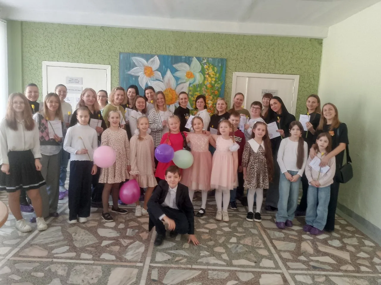 Сегодня в начальной школе прошел необычный Квиз для самых любимых, мудрых и талантливых — наших мам!