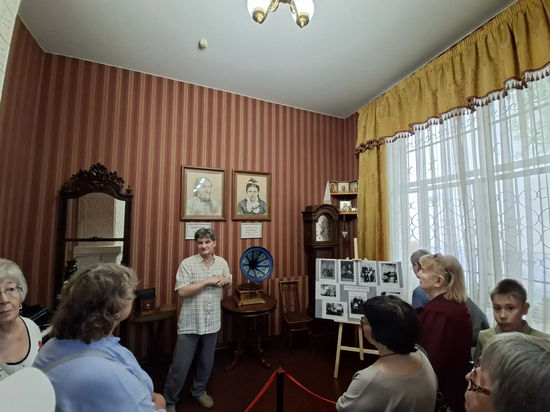 Экскурсия в музей радио
16 июня слушатели Школы пожилого возраста отделения краеведения ГАУСО СО «КЦ
