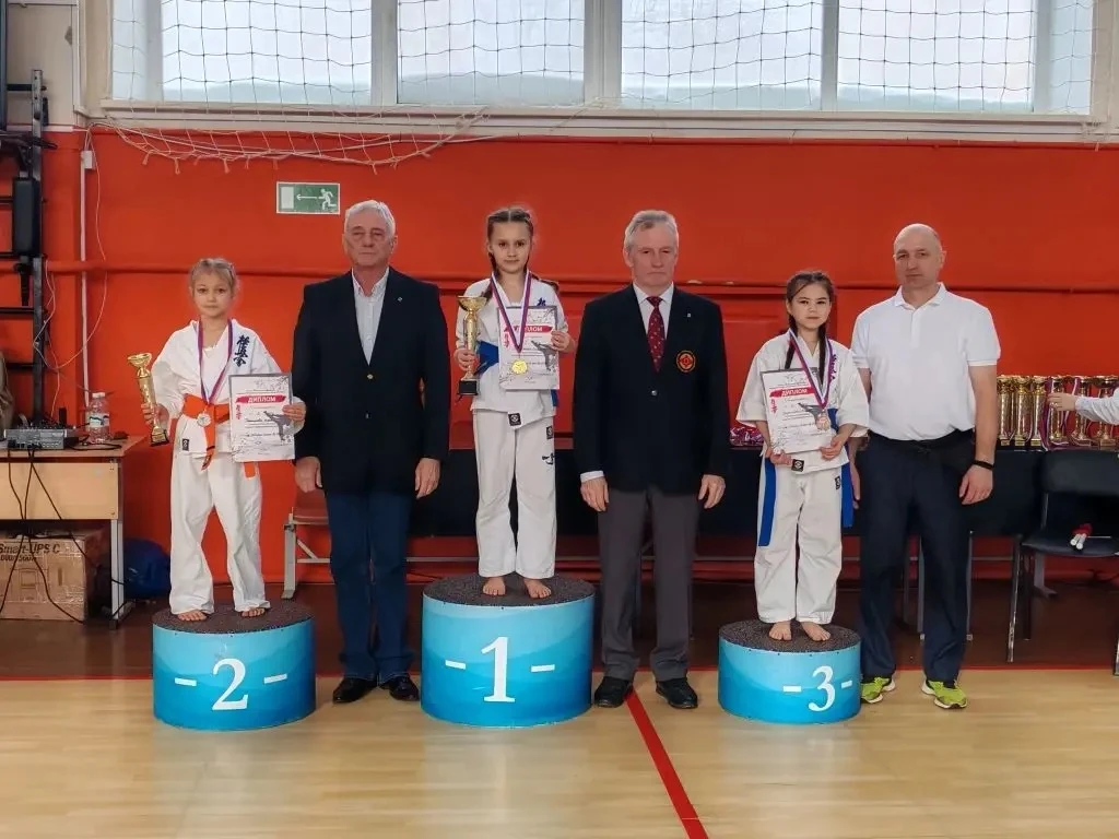 🏆ЮНЫЕ ЧЕМПИОНЫ🏆  🎉 15 февраля в городе Кировград состоялось Открытое первенство Федерации по кумите 
