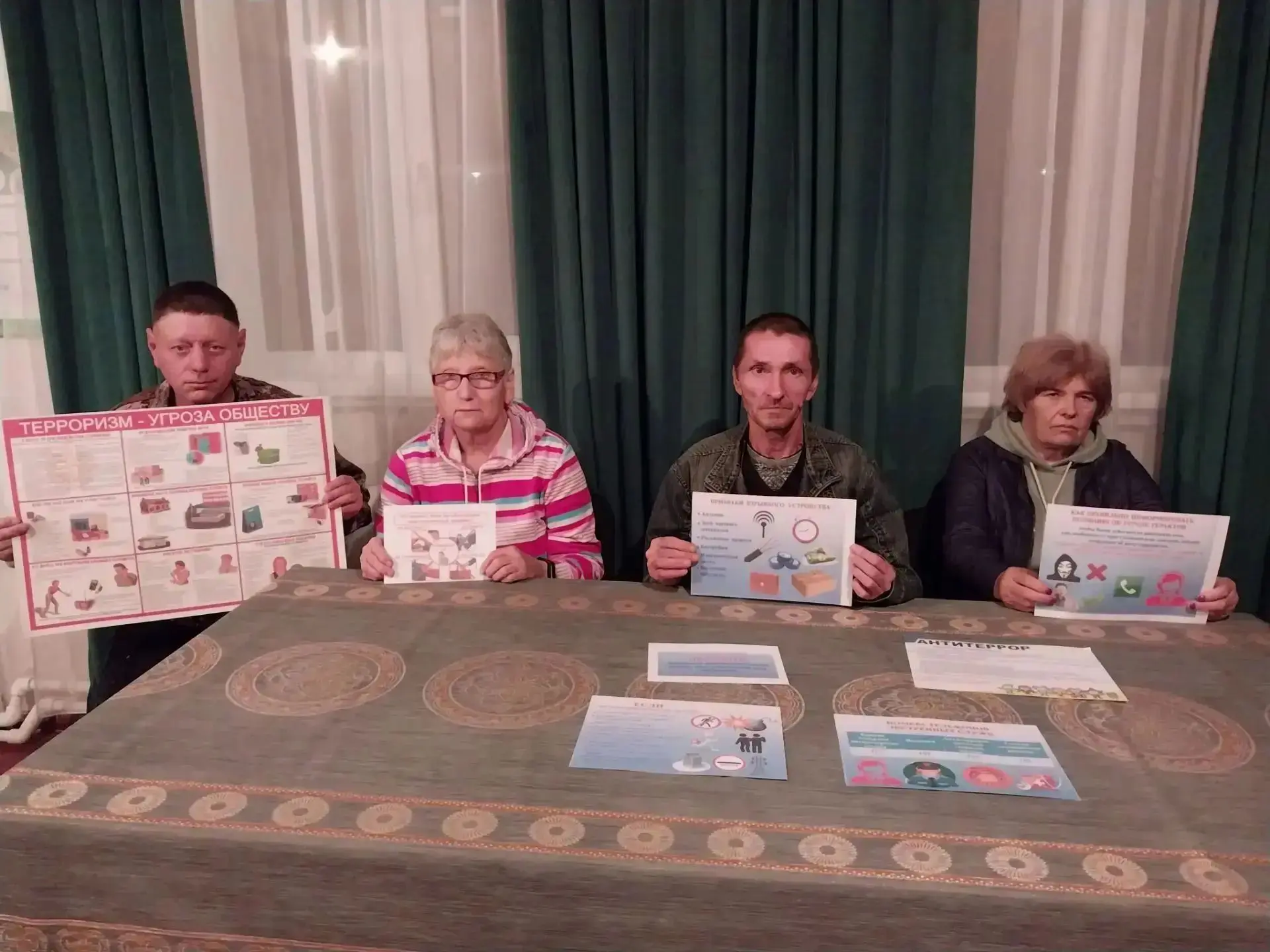 🕯В День солидарности в борьбе с терроризмом в Наумовском сельском клубе состоялось пам...
